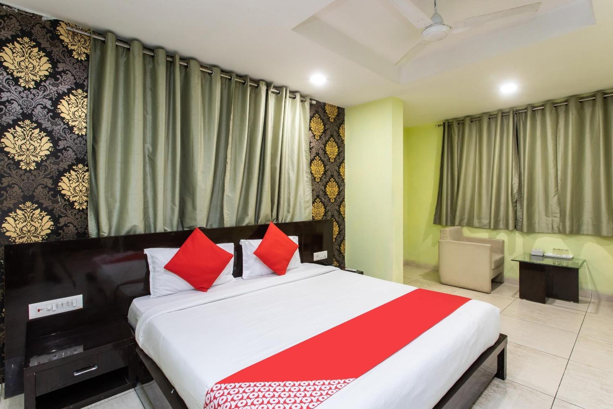 Capital O Swan Paradise Indore Buitenkant foto