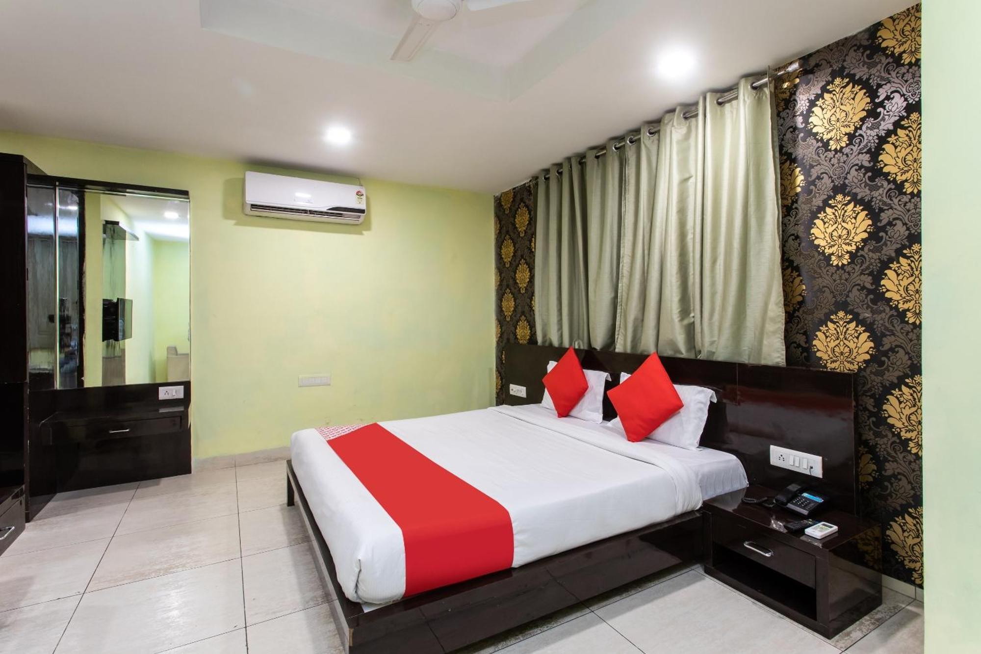 Capital O Swan Paradise Indore Buitenkant foto