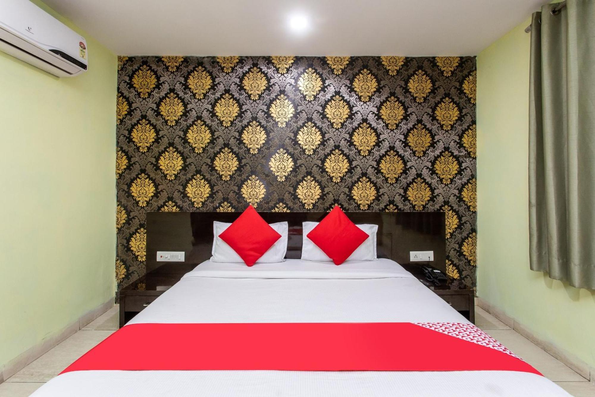Capital O Swan Paradise Indore Buitenkant foto