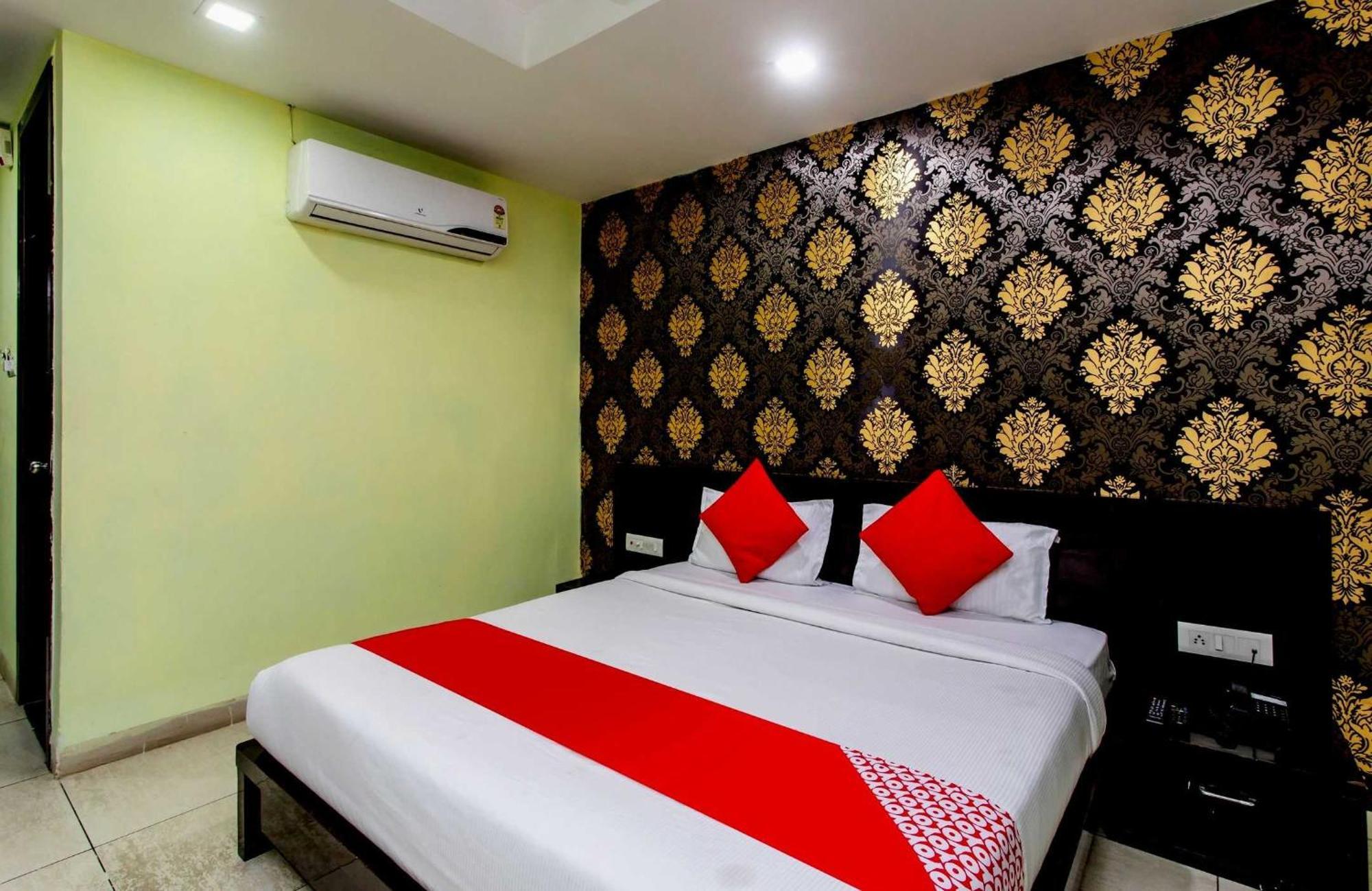 Capital O Swan Paradise Indore Buitenkant foto