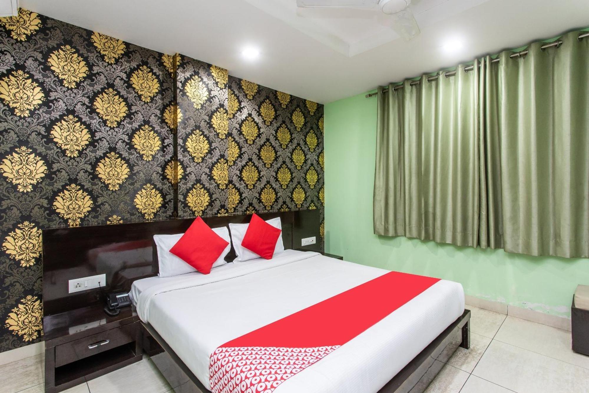 Capital O Swan Paradise Indore Buitenkant foto