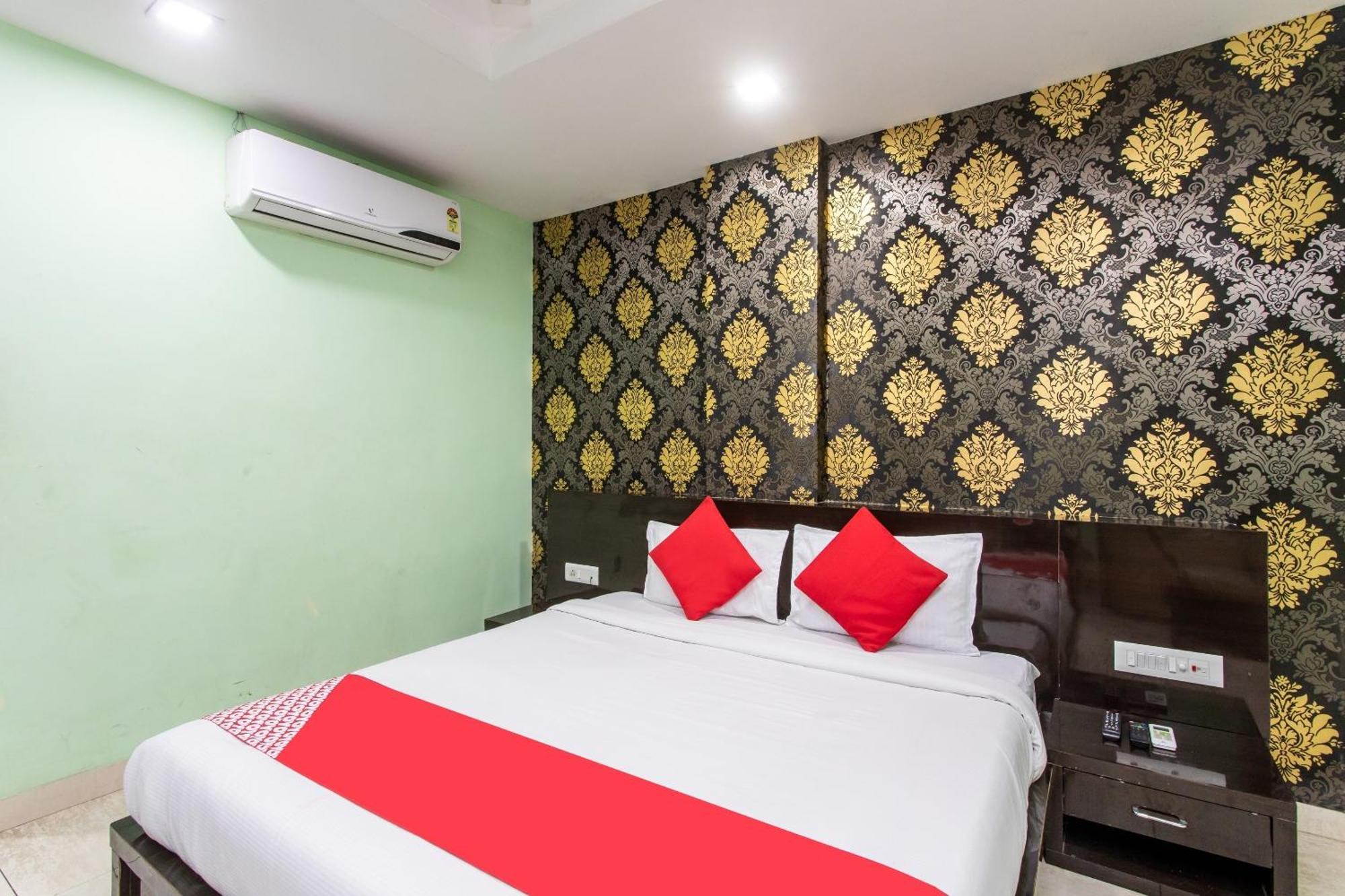 Capital O Swan Paradise Indore Buitenkant foto