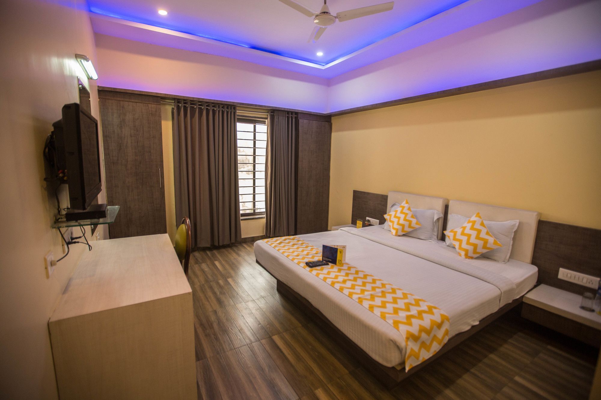 Capital O Swan Paradise Indore Buitenkant foto